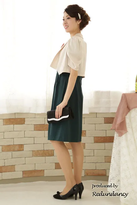 グリーンのハイウエストジャージー素材ワンピース