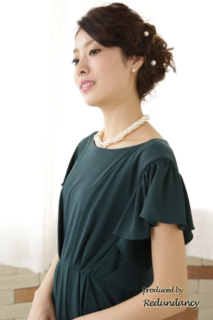 グリーンのハイウエストジャージー素材ワンピース