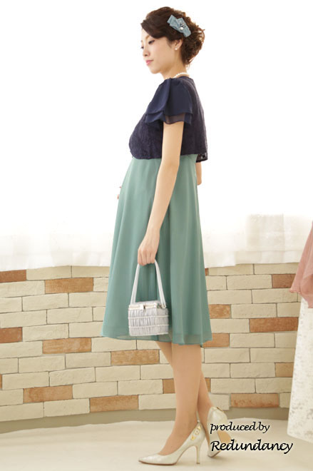 グリーンのハイウエスト切替シフォンマタニティドレス