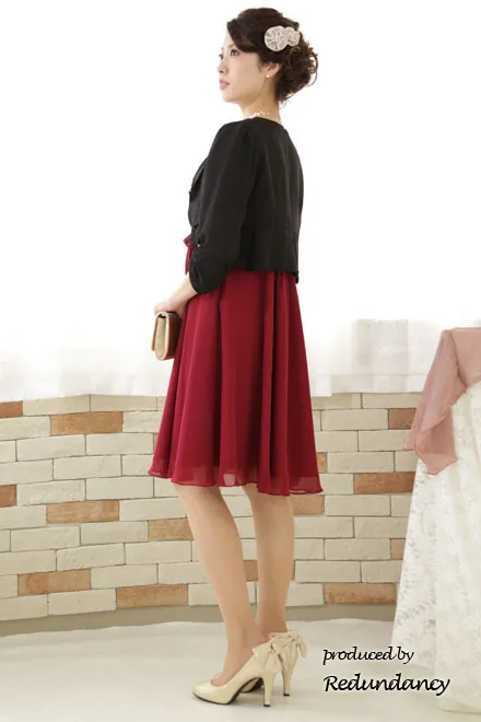 ワインレッドのハイウエスト切替フリルシフォンドレス