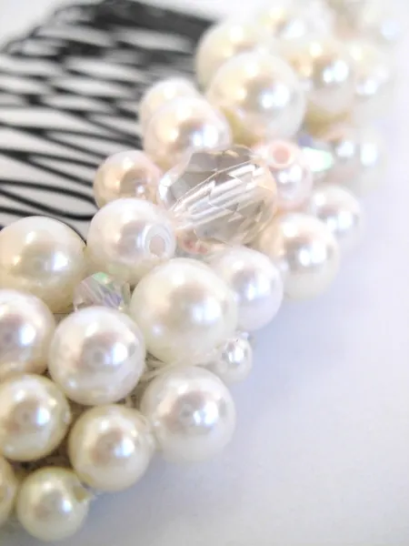 ホワイトパールとクリアビーズのコーム