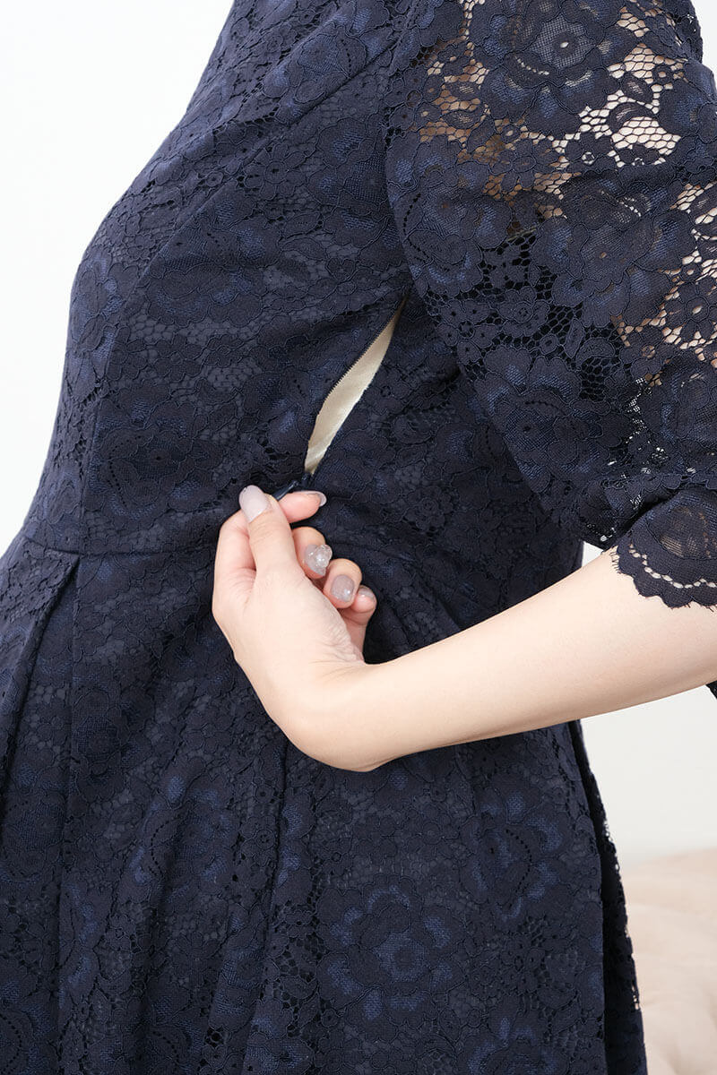 ネイビーの授乳口付きマタニティドレス