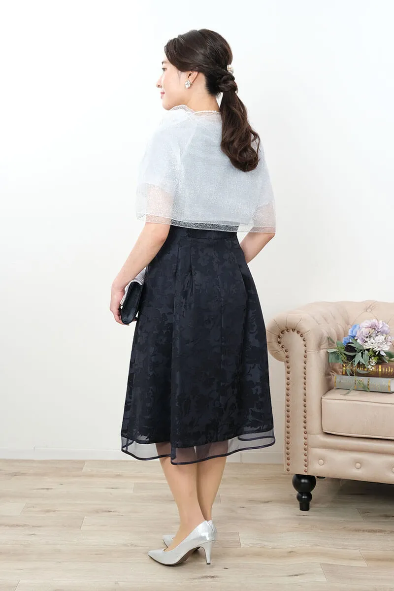 ネイビーの花模様シャンタンドレス