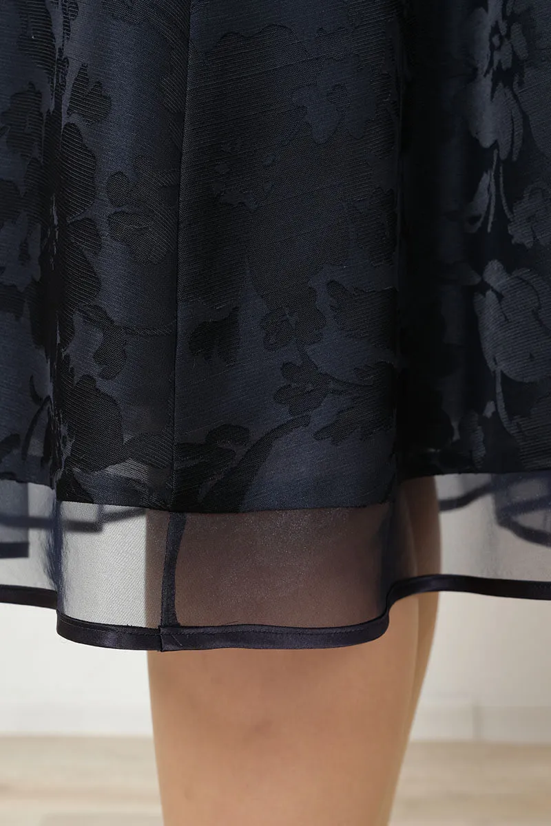 ネイビーの花模様シャンタンドレス