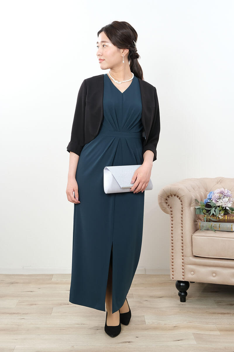 グリーンのフロントスリットVネックドレス