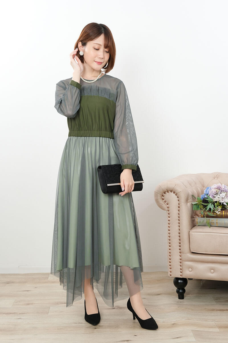 グリーンのフロントフリルチュールドレス