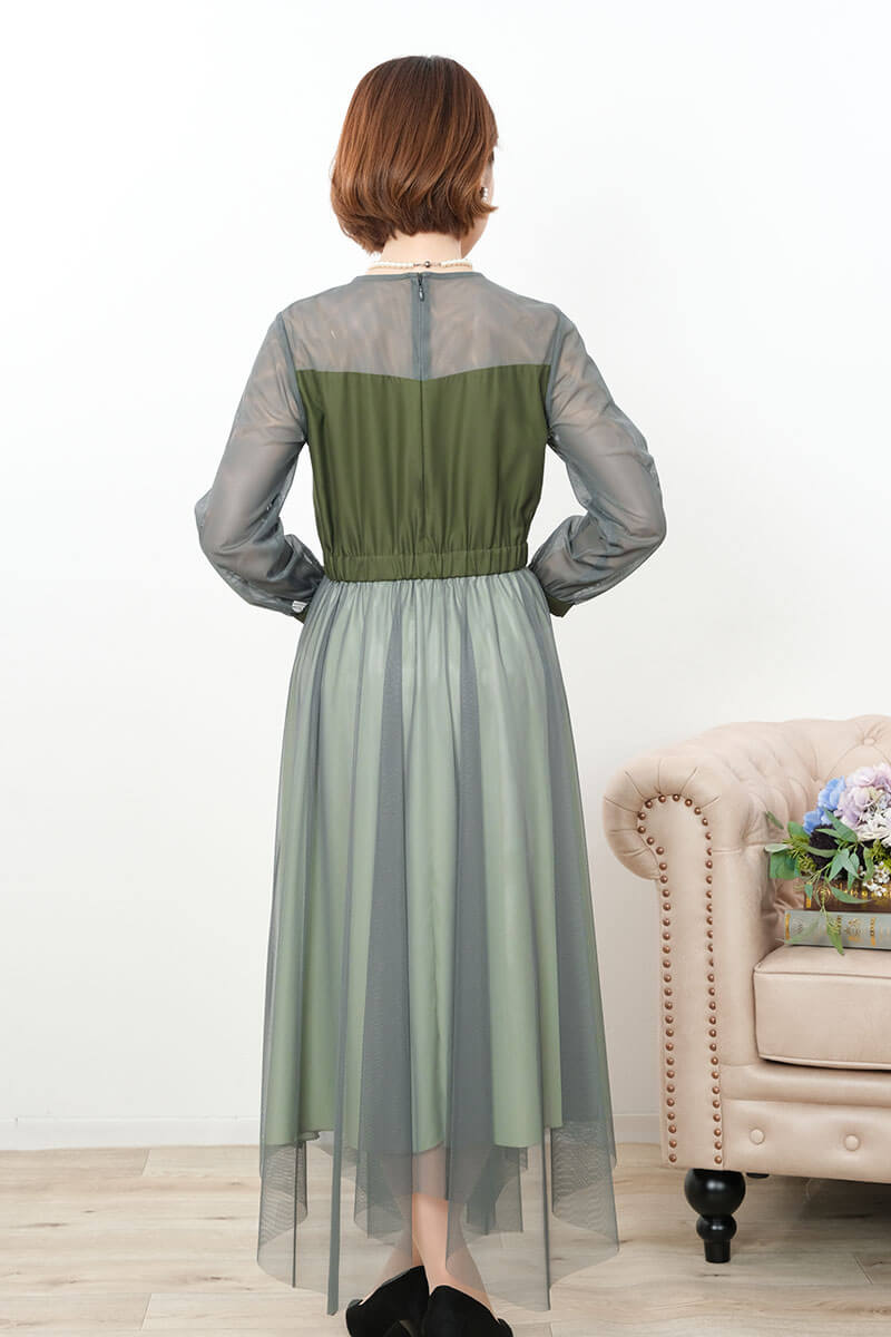 グリーンのフロントフリルチュールドレス