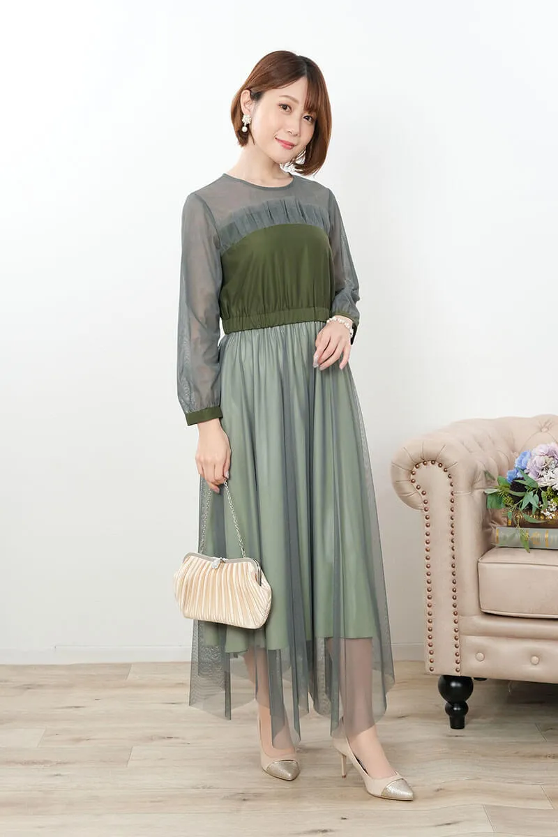 グリーンのフロントフリルチュールドレス