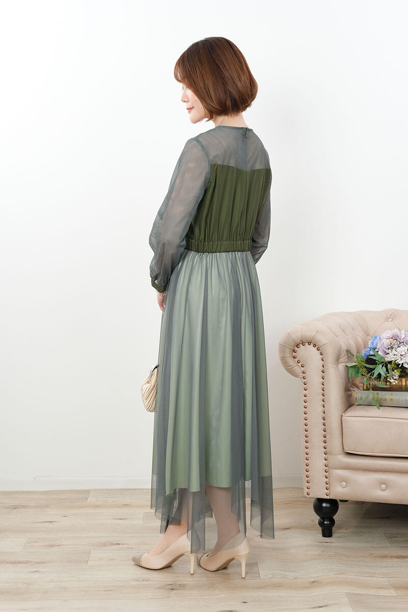 グリーンのフロントフリルチュールドレス