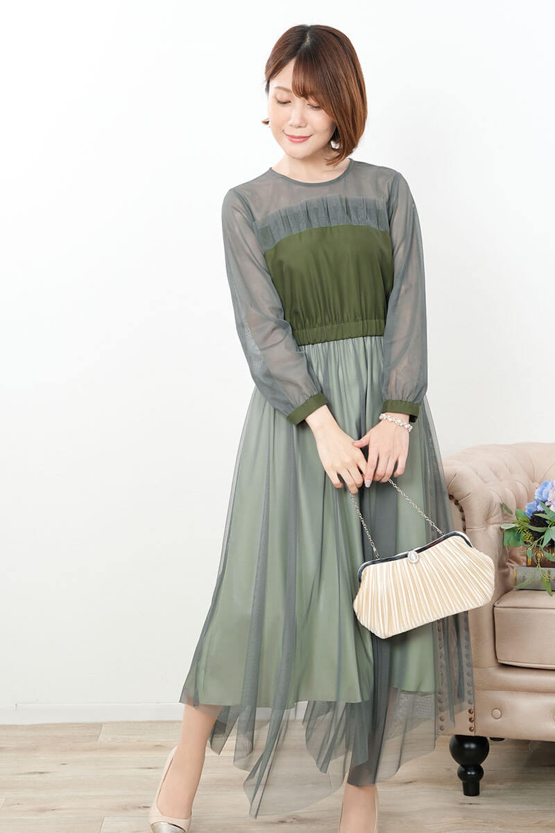 グリーンのフロントフリルチュールドレス