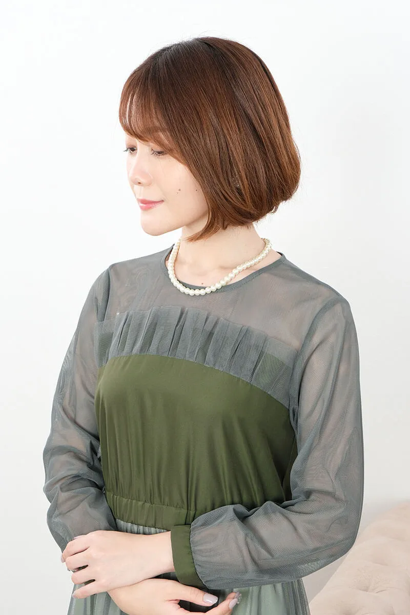 グリーンのフロントフリルチュールドレス