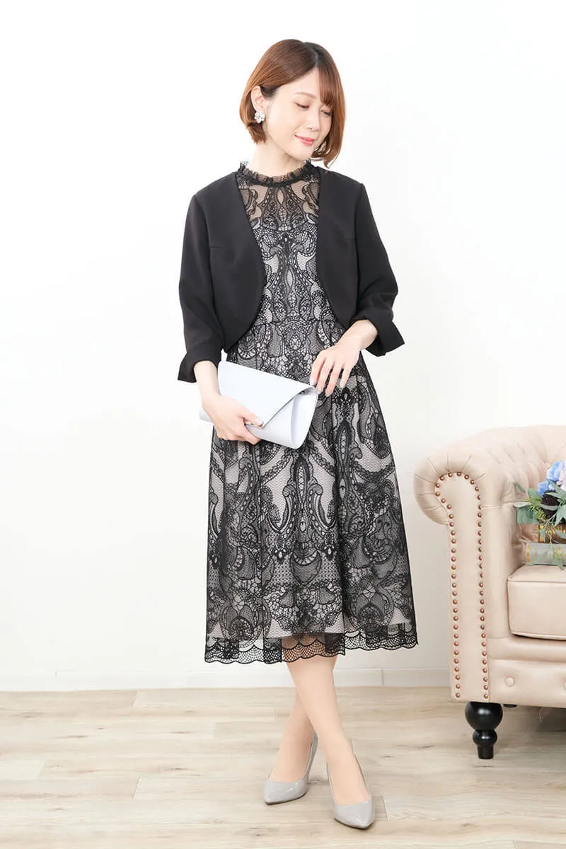 ブラックのオリエンタルエンブロイダリーレースドレス