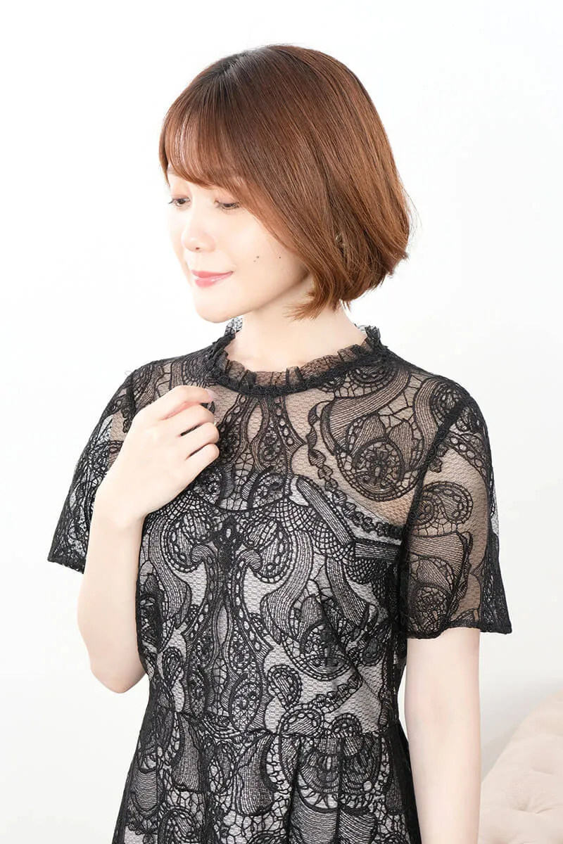 ブラックのオリエンタルエンブロイダリーレースドレス