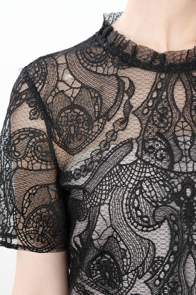 ブラックのオリエンタルエンブロイダリーレースドレス