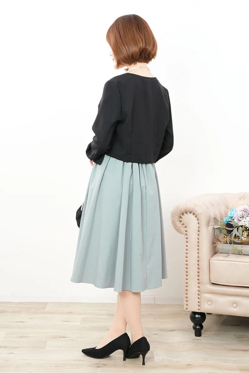 グリーンのエンブロイダリーフレアドレス