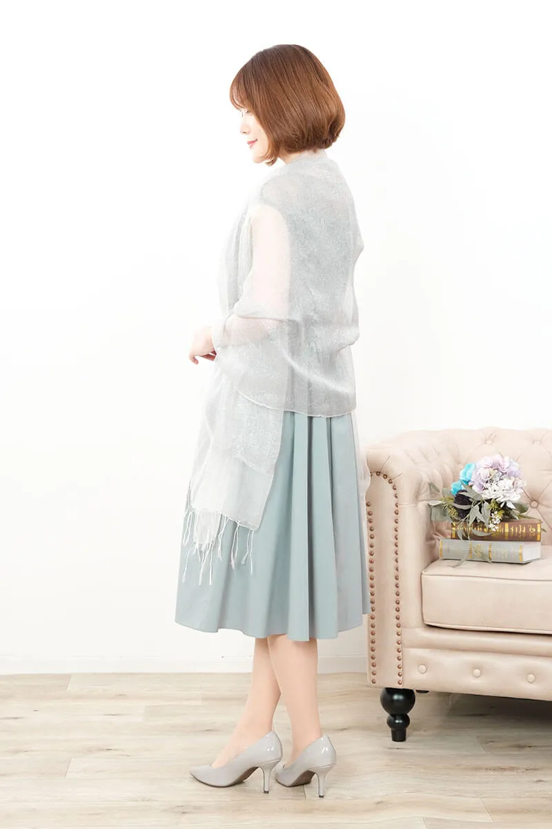 グリーンのエンブロイダリーフレアドレス