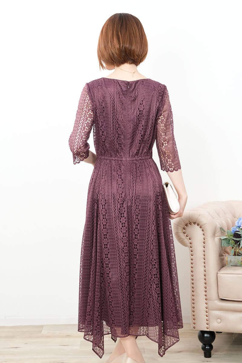 ワインレッドのアシンメトリーストライプレースドレス