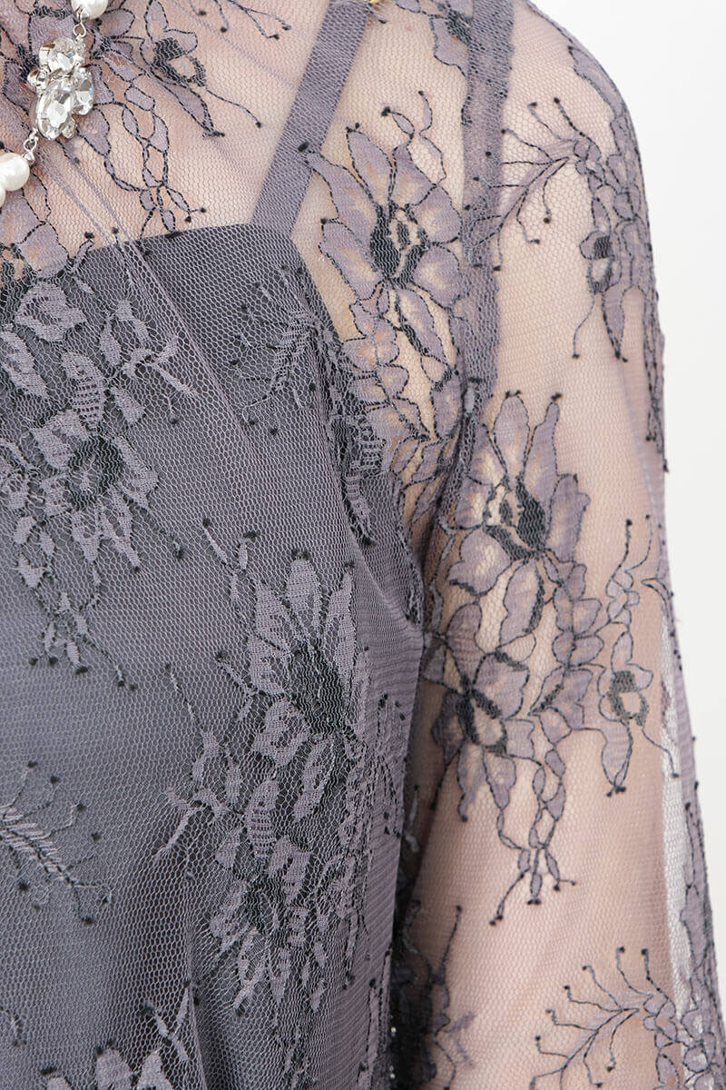 グレーのオールレース配色ドレス