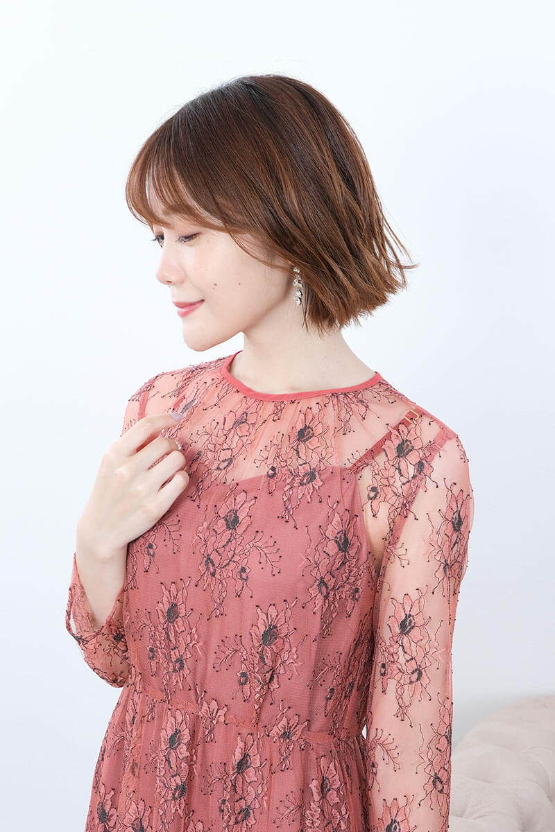 テラコッタのオールレース配色ドレス
