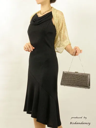 ブラックのアシンメトリー膝下丈ドレス