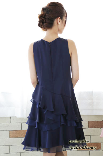 ネイビーのティアードフリルビジュードレス