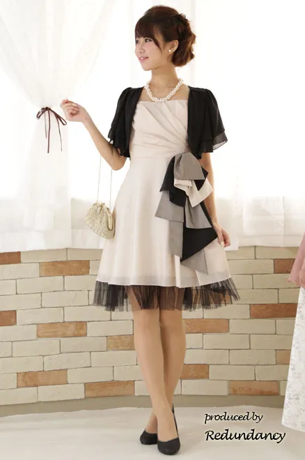 ピンク×モノトーンの変形タックドレス