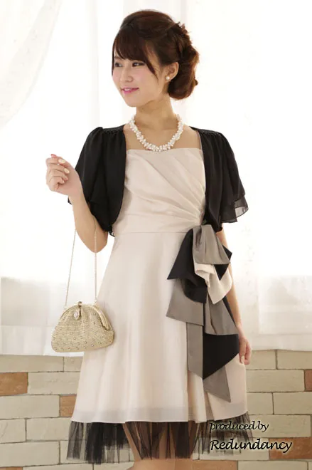 ピンク×モノトーンの変形タックドレス