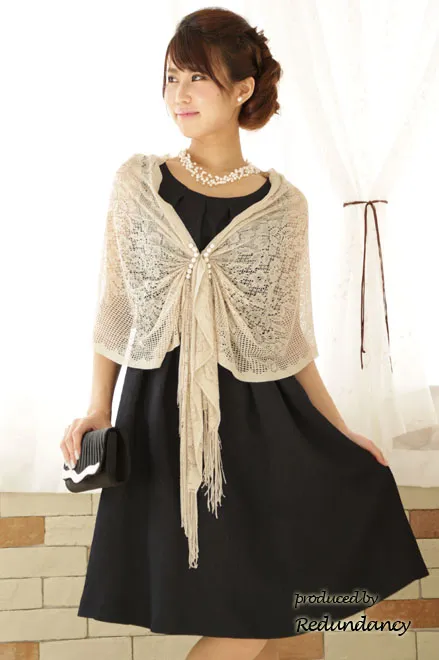 ブラックのバラ織柄フレアドレス