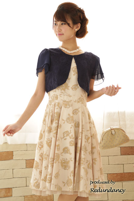 ベージュのベロア薔薇模様クラシカルドレス