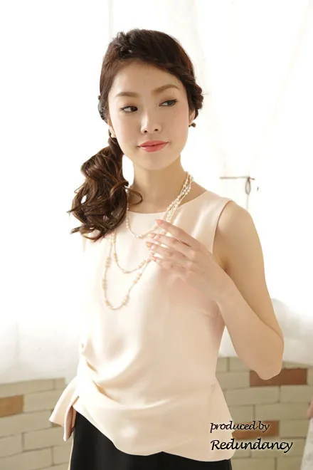 ホワイト×ブラックのツーピース風ペプラムドレス