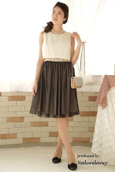 ブラウン×ベージュのハイウエスト切替レースドレス