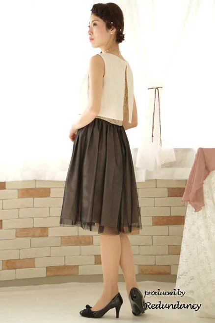 ブラウン×ベージュのハイウエスト切替レースドレス