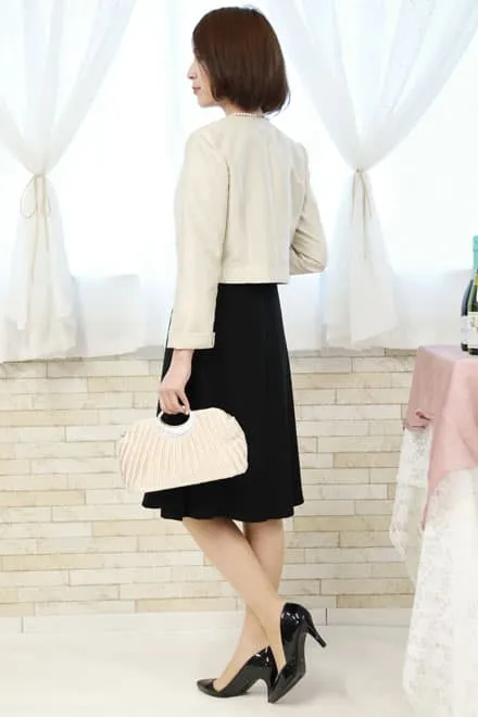 ブラックのシフォンドレープドレス