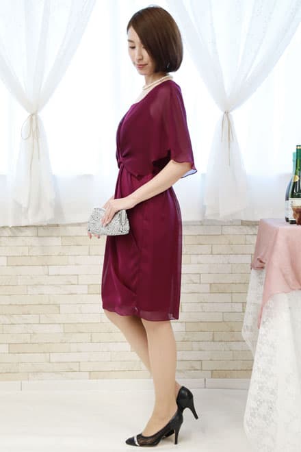 レッドのシフォンスリーブタイトドレス