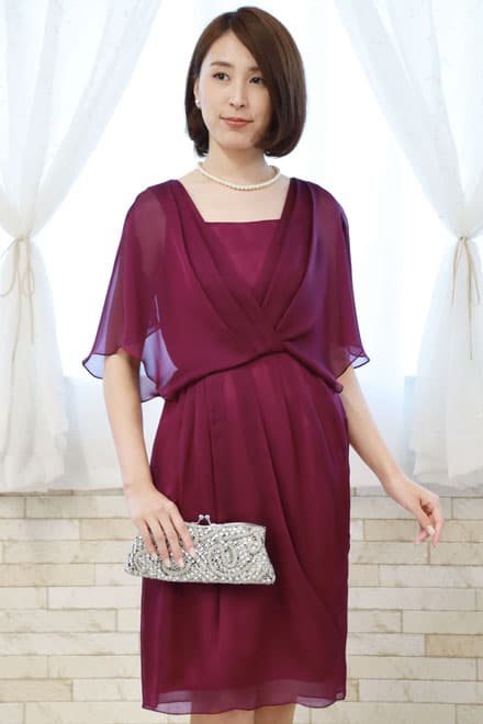 レッドのシフォンスリーブタイトドレス