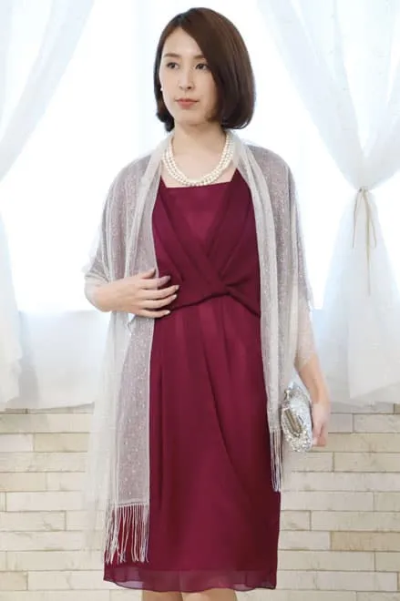 レッドのシフォンスリーブタイトドレス