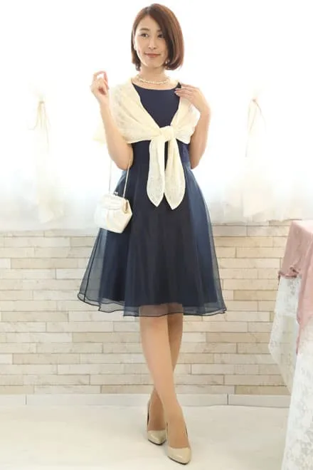 ネイビーのノースリーブオーガンジードレス
