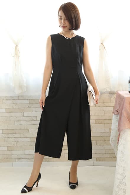 ブラックのビスチェ風ガウチョパンツドレス