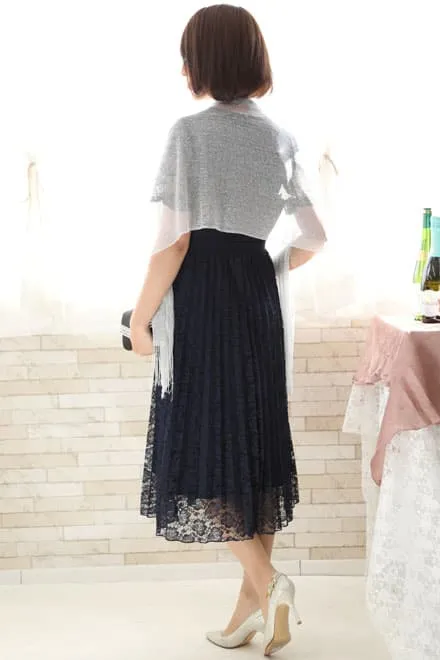 ネイビーの総レースプリーツドレス