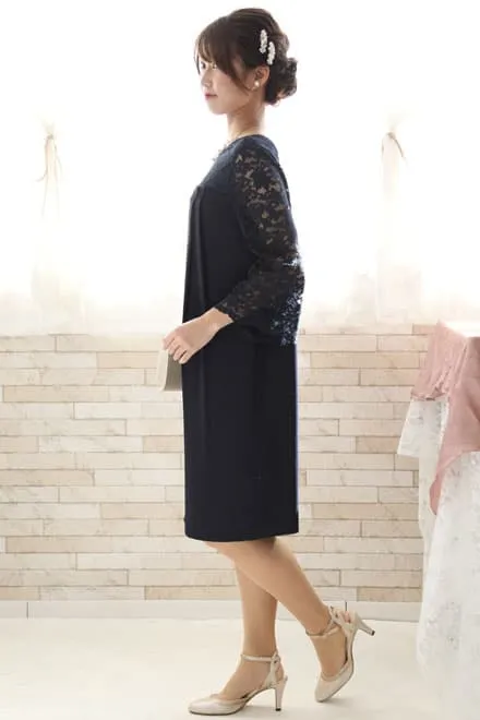 ネイビーのレーススリーブIラインドレス
