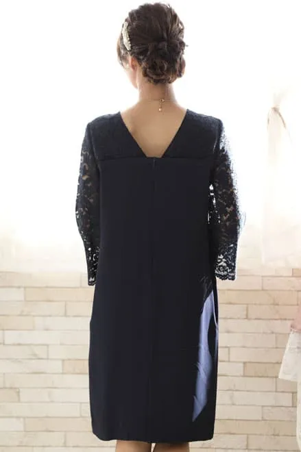 ネイビーのレーススリーブIラインドレス