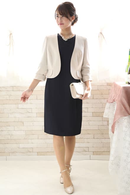 ネイビーのレーススリーブIラインドレス