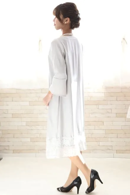 ブラックのレーススリーブIラインドレス