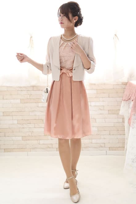 ピンクの花柄フレンチスリーブドレス