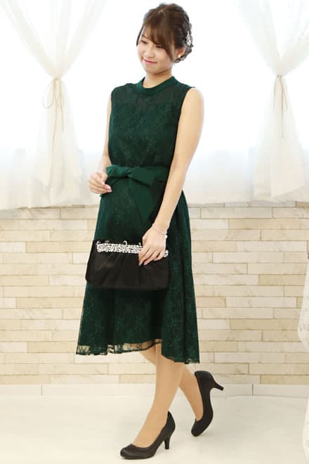 ダークグリーンのハイネック総レースドレス