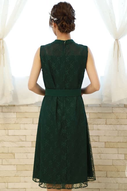 ダークグリーンのハイネック総レースドレス