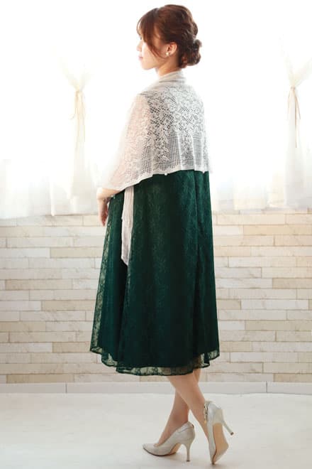 ダークグリーンのハイネック総レースドレス