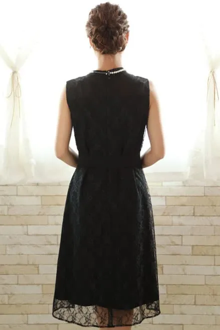 ブラックのハイネック総レースドレス