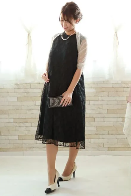 ブラックのハイネック総レースドレス