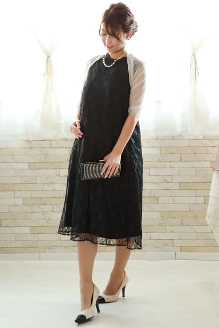 ブラックのハイネック総レースドレス